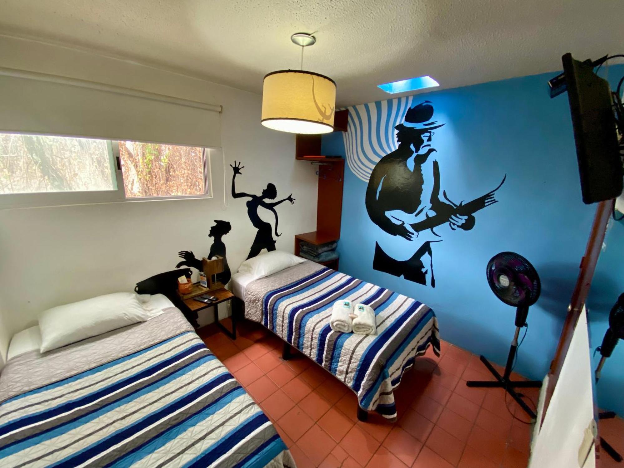 גואדלחארה Hostel Hospedarte Chapultepec מראה חיצוני תמונה