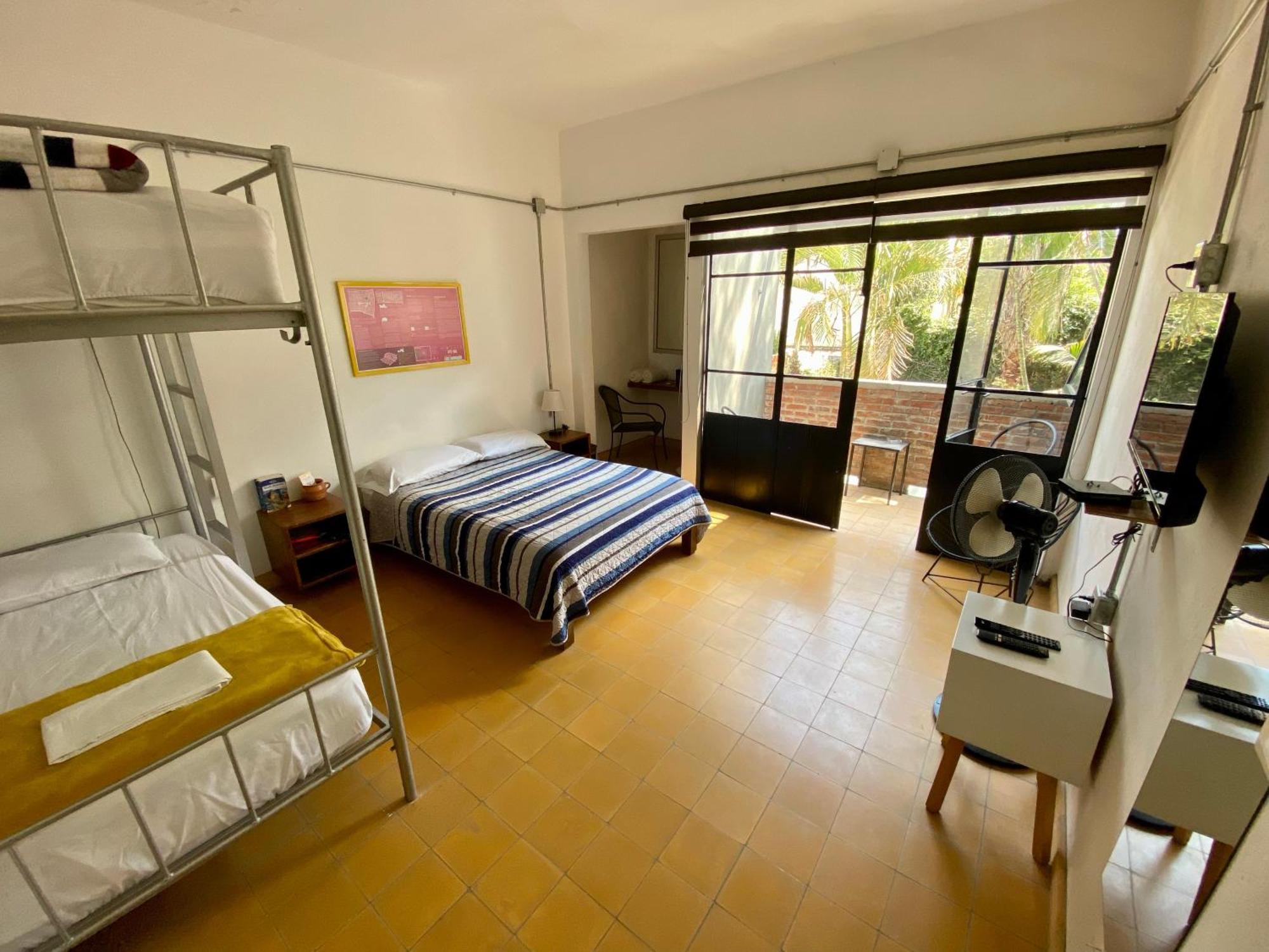 גואדלחארה Hostel Hospedarte Chapultepec מראה חיצוני תמונה
