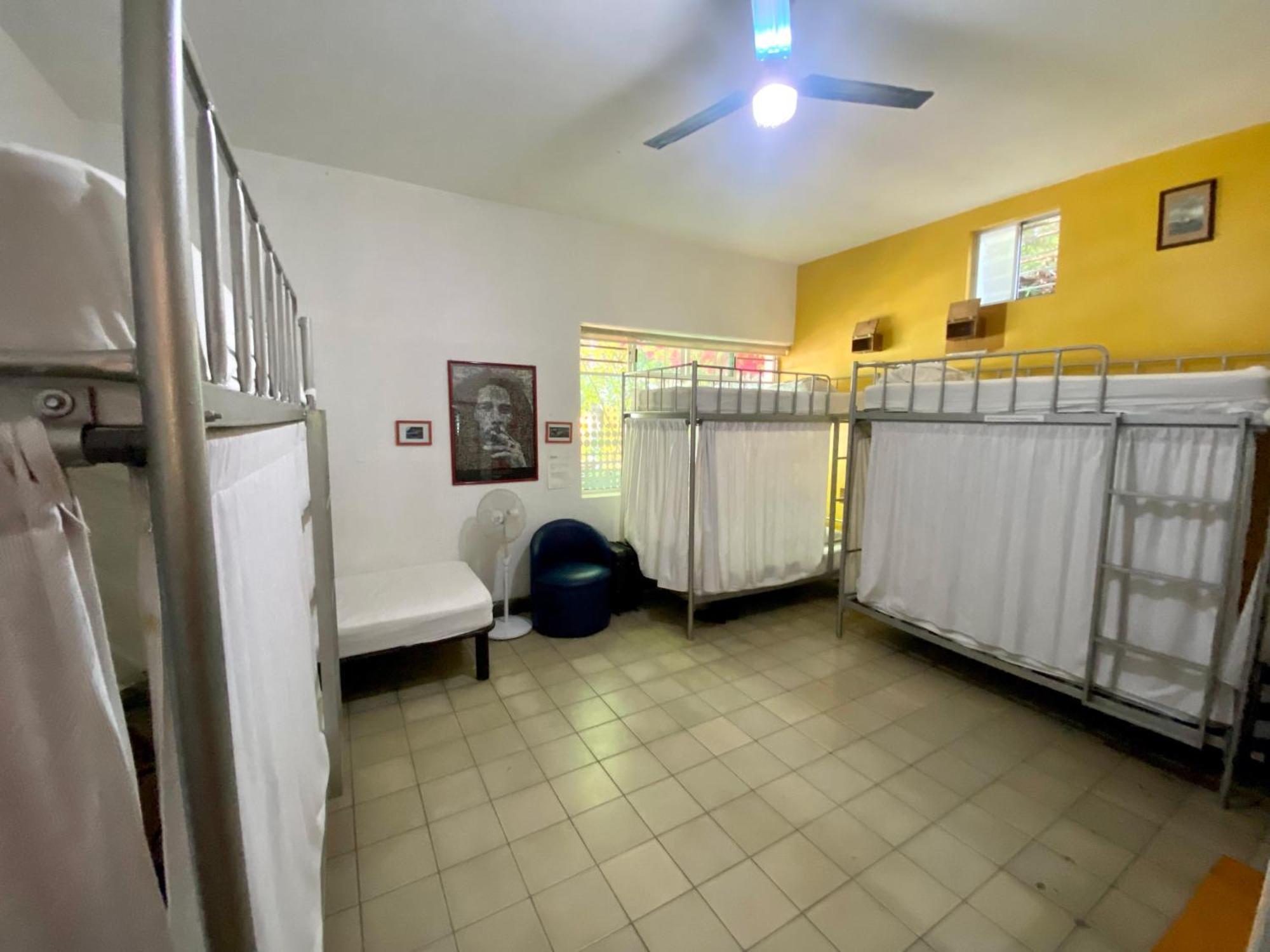 גואדלחארה Hostel Hospedarte Chapultepec מראה חיצוני תמונה
