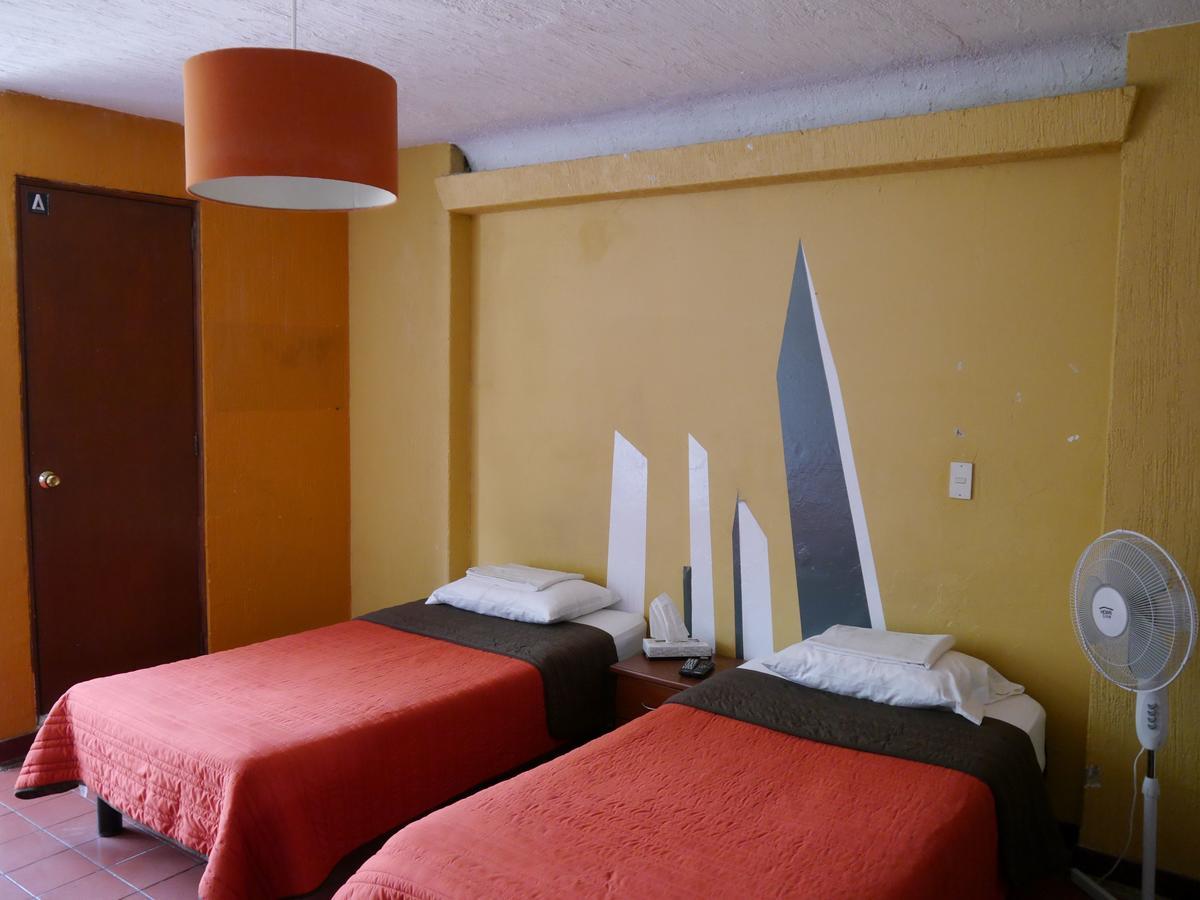 גואדלחארה Hostel Hospedarte Chapultepec מראה חיצוני תמונה