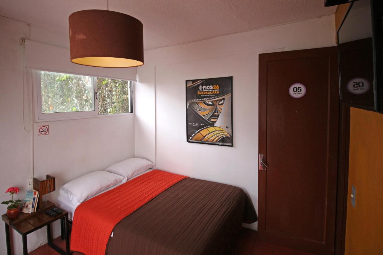 גואדלחארה Hostel Hospedarte Chapultepec מראה חיצוני תמונה